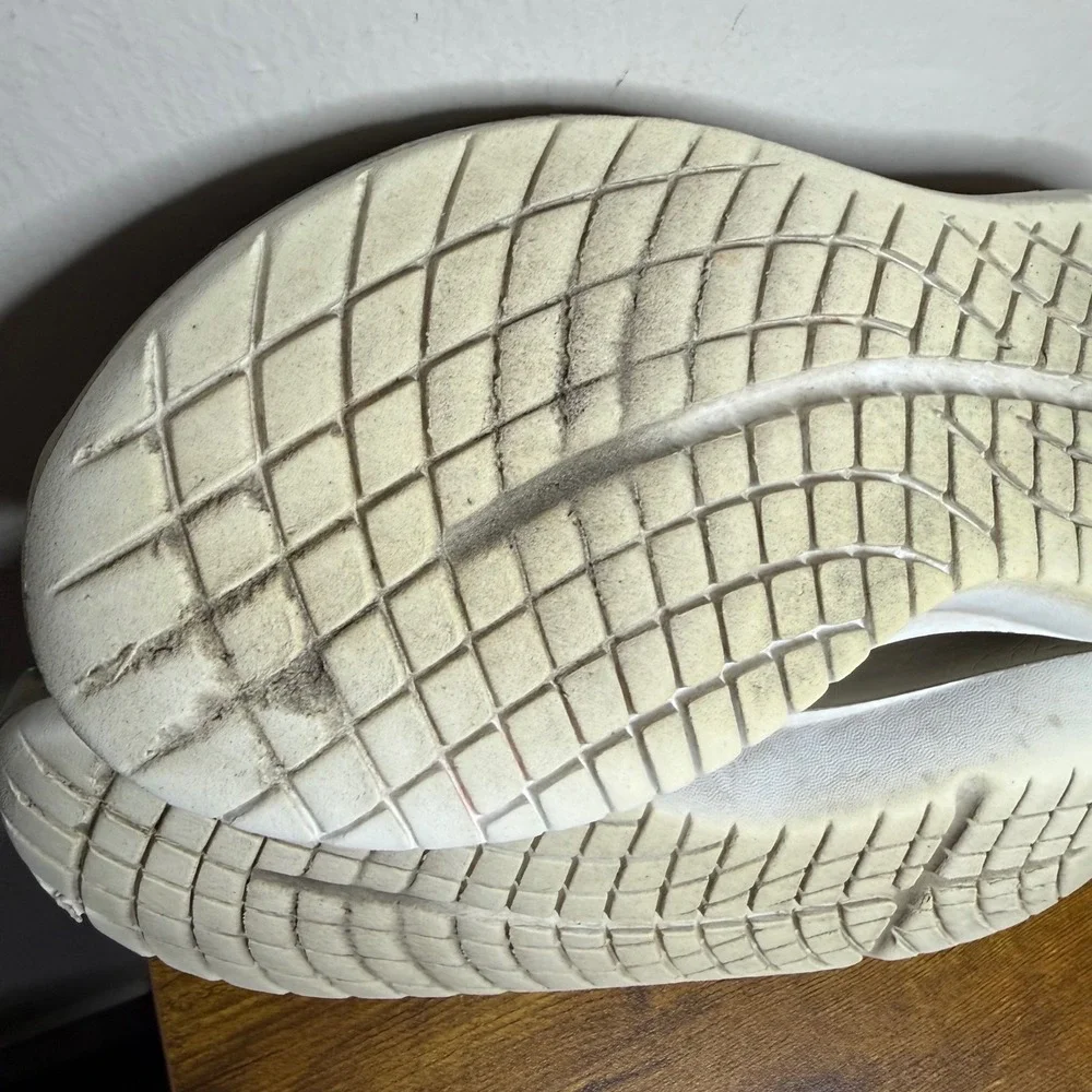 OOFOS OOmg Low Shoe Womens 8.5 Taupe Mesh Recovery Sneaker 0101-BEIGE-W8.5